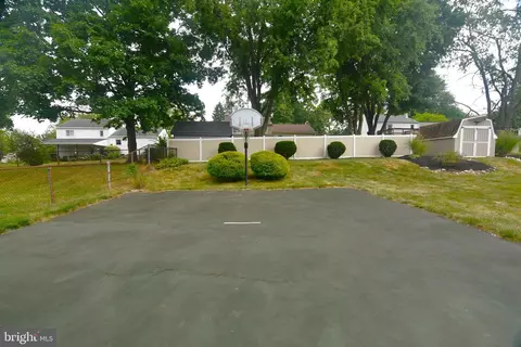 Exterior - 811 Phillips Rd, Warminster, PA 18974 photo 7 of 9