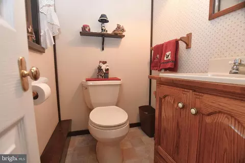 Bath - 811 Phillips Rd, Warminster, PA 18974 photo 1 of 3