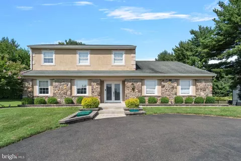 28 Summer Pl, Huntingdon Valley, PA 19006