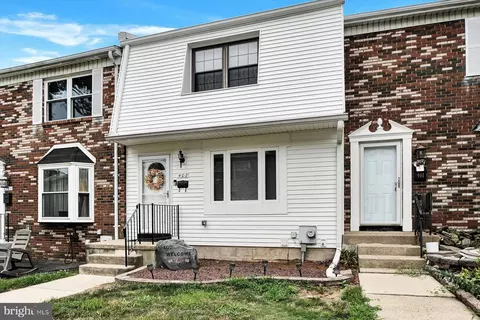 402 Rutgers Ct, Bensalem, PA 19020