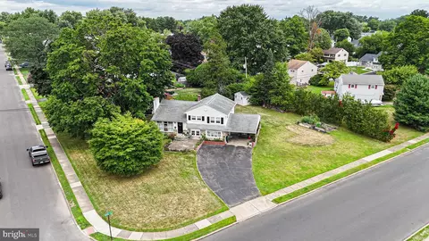 963 Windsor Rd, Warminster, PA 18974