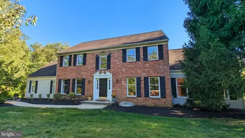 142 Glenwood Dr, Washington Crossing, PA 18977