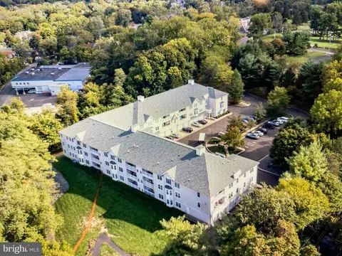 42 W College Ave #212, Yardley, PA 19067