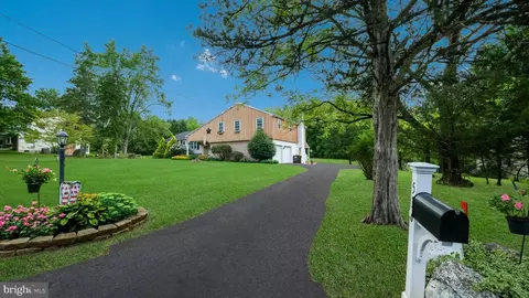 536 Norris Dr, Furlong, PA 18925