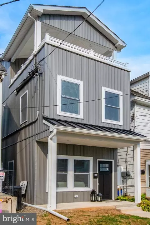 627 Race St, Bristol, PA 19007