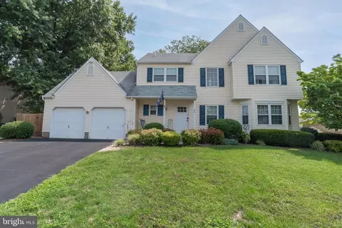 26 Katie Dr, Langhorne, PA 19047