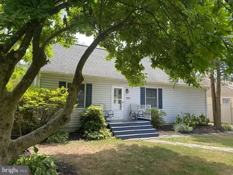 692 Stryker Ave, Doylestown, PA 18901