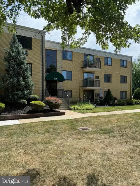 1575 W Street Rd #624, Warminster, PA 18974