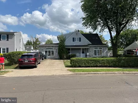 6 Nearwood Ln, Levittown, PA 19054