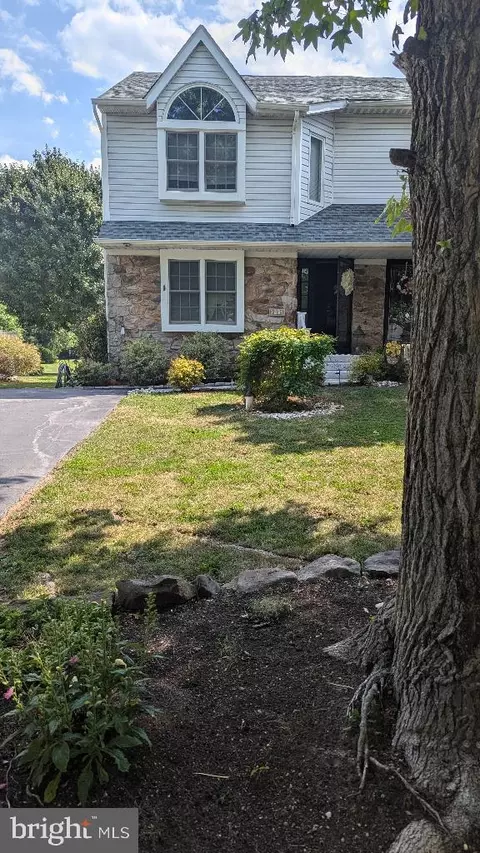 78 Pearl Dr, Doylestown, PA 18901