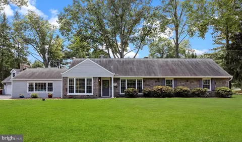 33 Jonathan Way, Washington Crossing, PA 18977