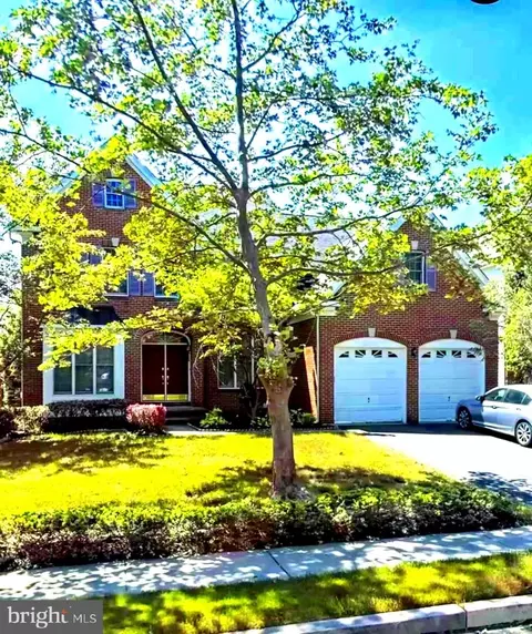 8 Alyssa Dr, Newtown, PA 18940