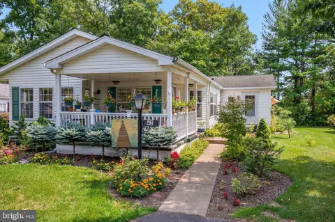 42 Elder Ct, New Hope, PA 18938
