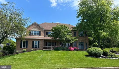 2069 Country Club Dr, Doylestown, PA 18901
