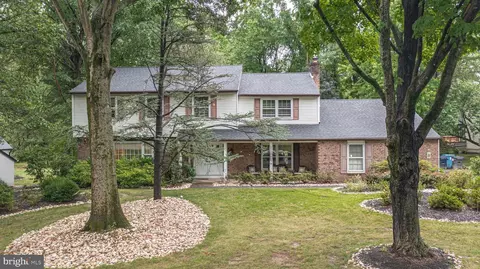 1101 Glen Oak Dr, Yardley, PA 19067
