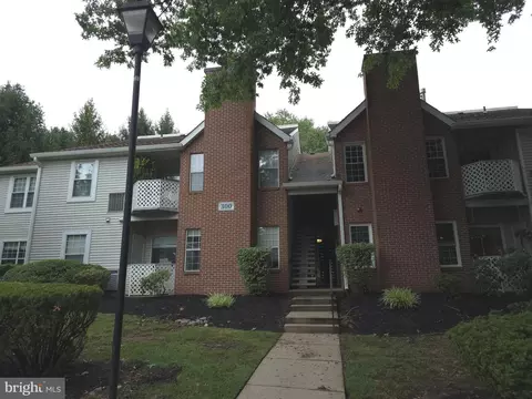 303 Diamond Dr, Newtown, PA 18940