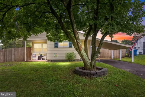 64 Valley Rd, Levittown, PA 19057