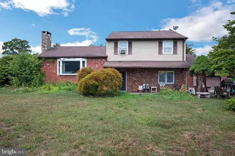 95 Beverly Dr, Kintnersville, PA 18930