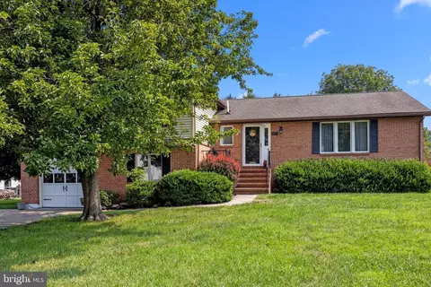 659 Valleyview Rd, Langhorne, PA 19047