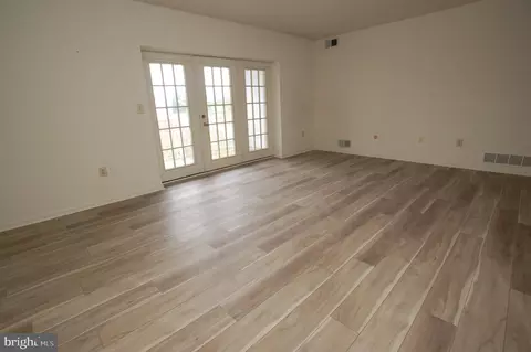 Living - 7303 Centennial Sta, Warminster, PA 18974 photo 4 of 5