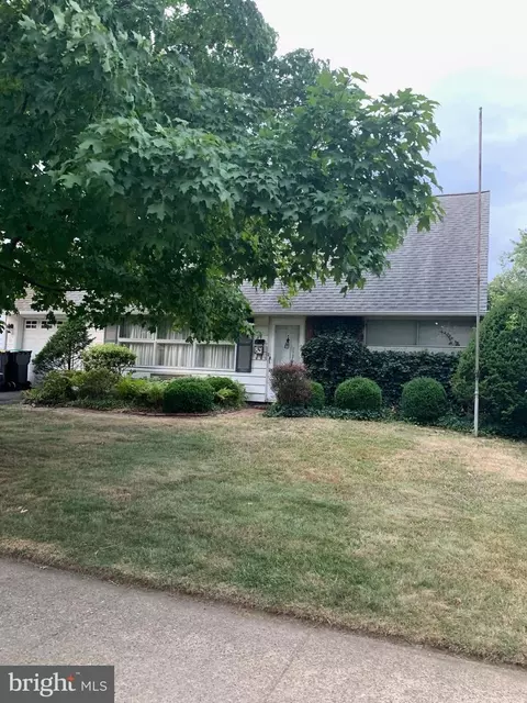 65 Kenwood Dr N #N, Levittown, PA 19055