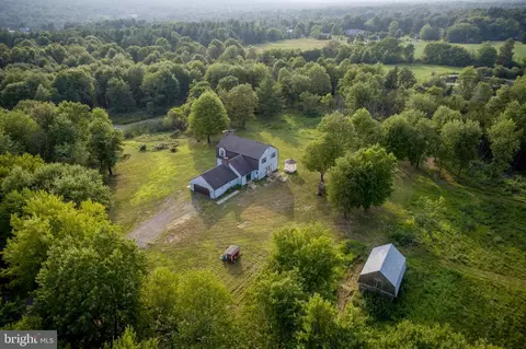 275 Park Dr W, Kintnersville, PA 18930