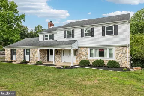 154 Buckshire Dr, Southampton, PA 18966