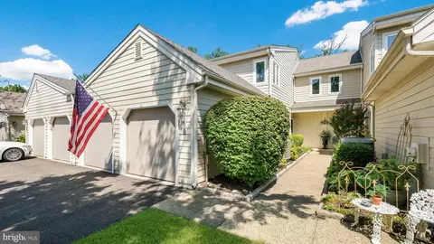 608 Hampton Ct, Doylestown, PA 18901