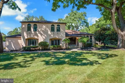 801 Monroe Dr, Yardley, PA 19067