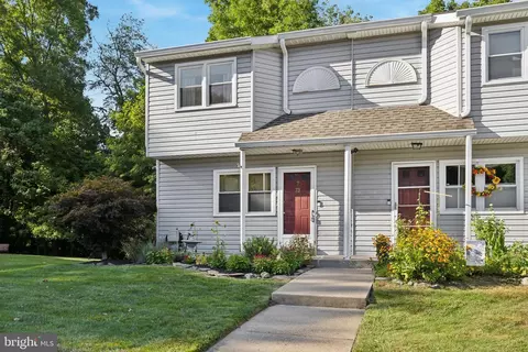 73 Old Mill Ln, Southampton, PA 18966