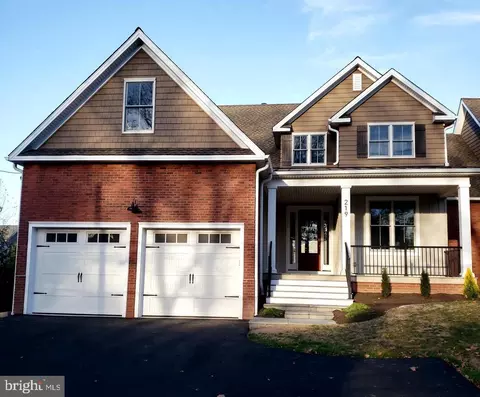 219 N West St, Doylestown, PA 18901