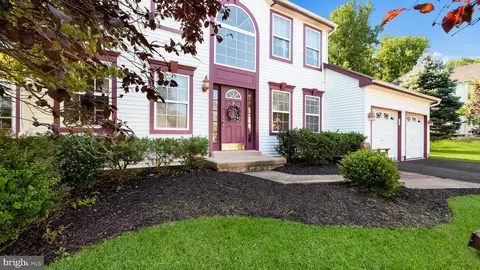 34 Fairway Dr, Langhorne, PA 19047