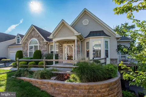 253 Fairway Dr #244, Warminster, PA 18974