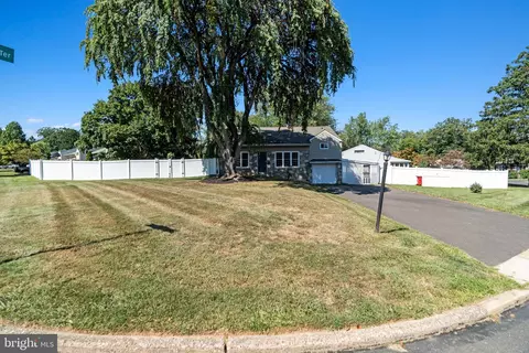 548 Revere Ter, Warminster, PA 18974