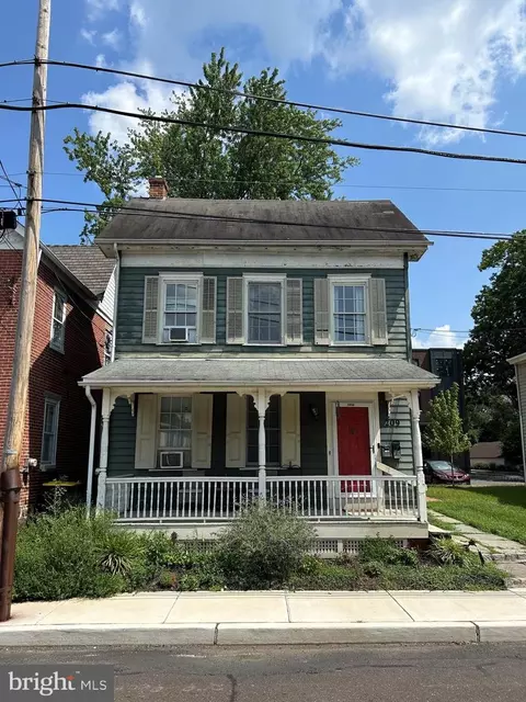 209 Court St, Newtown, PA 18940