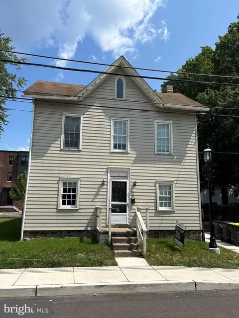 211 Court St, Newtown, PA 18940