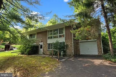 2540 Tulip Ln, Langhorne, PA 19053