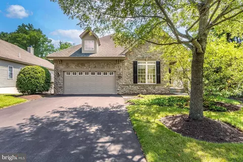 146 Silvertail Ln, New Hope, PA 18938