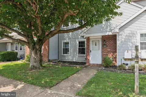 1554 Russett Dr, Warminster, PA 18974