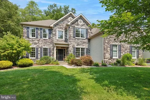 2227 Bellflower Ln, New Hope, PA 18938