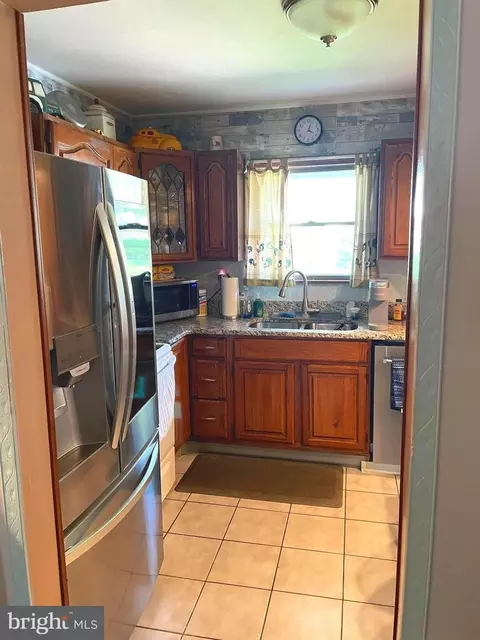 29 Grapevine Rd, Levittown, PA 19057 | 12 Photos - Movoto