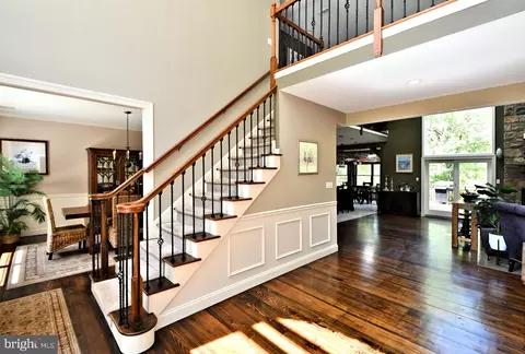 Entry Way - 1415 Wrightstown Rd, Newtown, PA 18940 photo 2 of 10