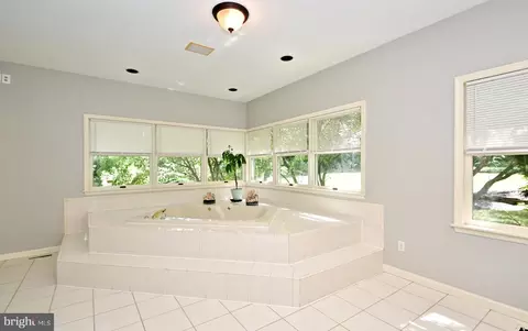 Bath - 1415 Wrightstown Rd, Newtown, PA 18940 photo 3 of 5