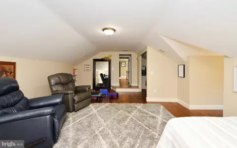 Entry Way - 1415 Wrightstown Rd, Newtown, PA 18940 photo 8 of 10