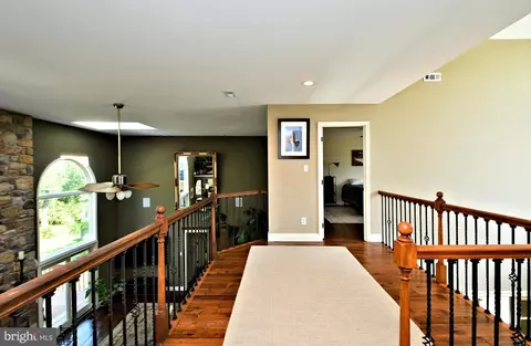 Entry Way - 1415 Wrightstown Rd, Newtown, PA 18940 photo 6 of 10