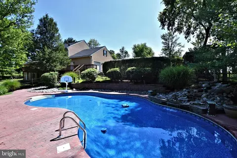 Exterior - 1415 Wrightstown Rd, Newtown, PA 18940 photo 6 of 9