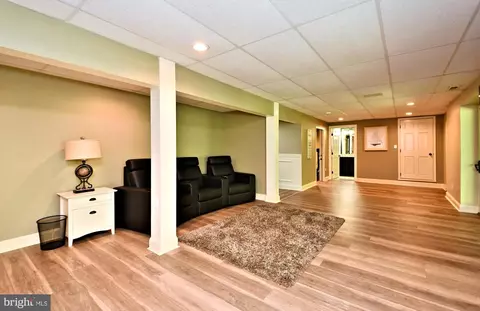 Entry Way - 1415 Wrightstown Rd, Newtown, PA 18940 photo 9 of 10