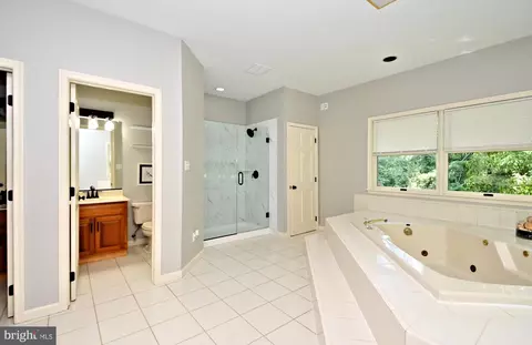 Bath - 1415 Wrightstown Rd, Newtown, PA 18940 photo 4 of 5