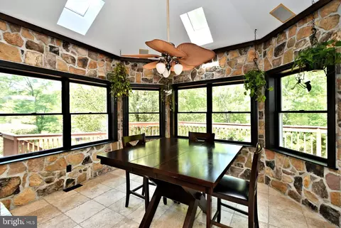 Dining - 1415 Wrightstown Rd, Newtown, PA 18940 photo 5 of 5
