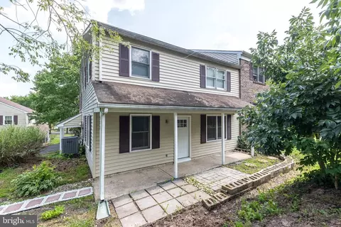 515 Hickory Ln, Sellersville, PA 18960